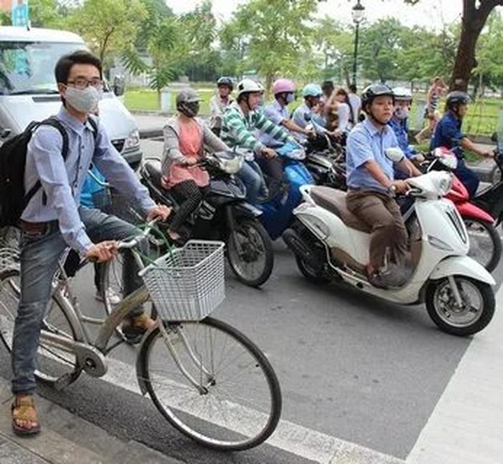 Hotspot Matrix: Biến 5 kiểu áo blouse dễ “dừ” hơn thành cơ hội marketing đột phá